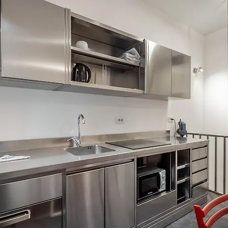 Guesthost - M3 Porta Romana Modern Two-level Apartman